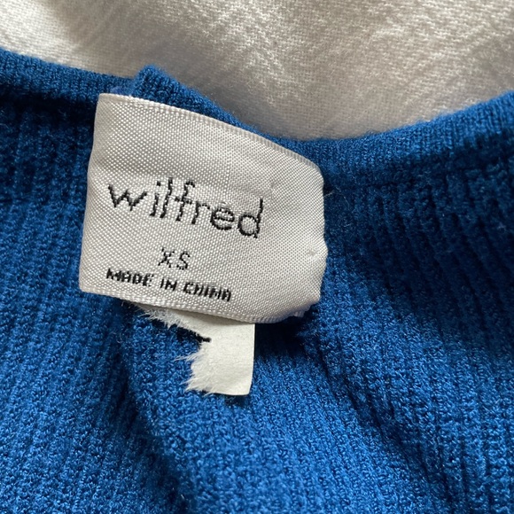 Aritzia tight Blue Sweater - Picture 2 of 2
